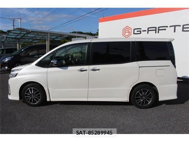 Toyota VOXY 2015-08 7331076-13