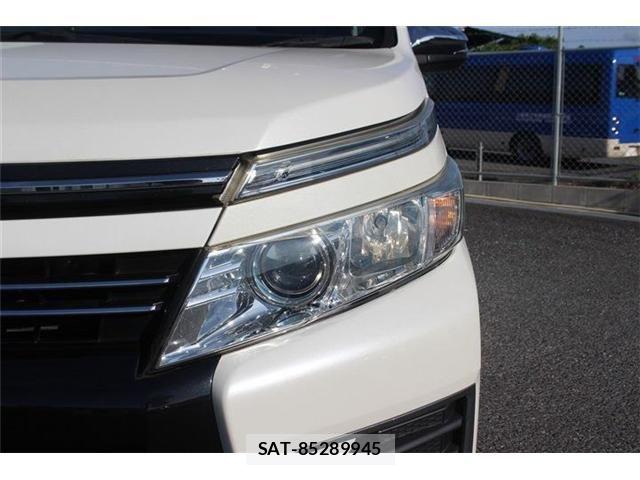 Toyota VOXY 2015-08 7331076-17