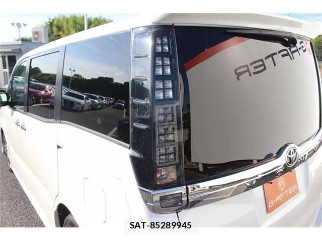 Toyota VOXY 2015-08 7331076-19