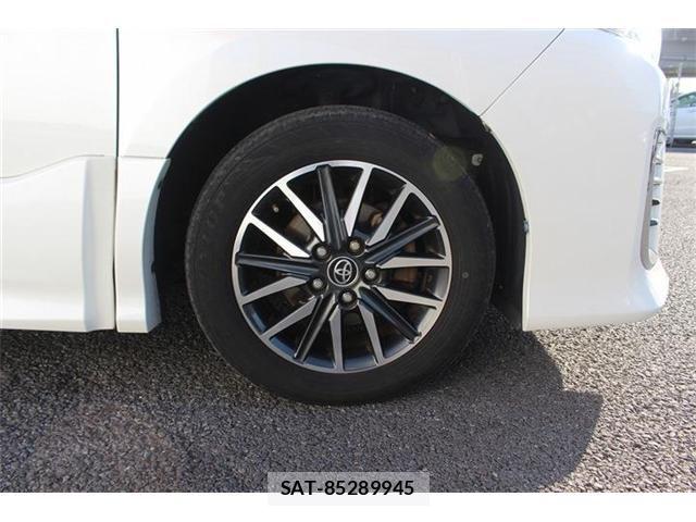 Toyota VOXY 2015-08 7331076-26