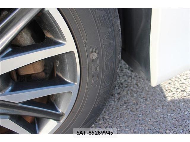 Toyota VOXY 2015-08 7331076-28