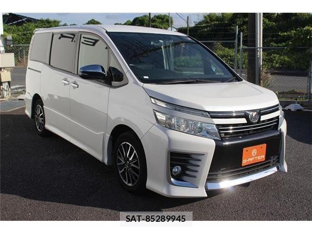 Toyota VOXY 2015-08 7331076-8