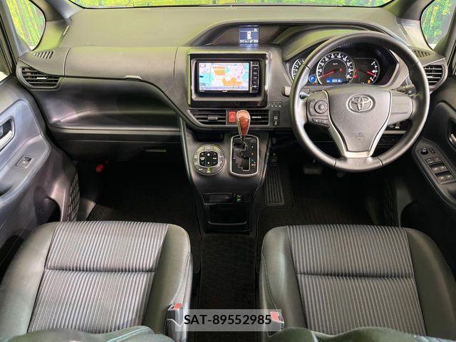 Toyota VOXY 2015-10 7331084-1