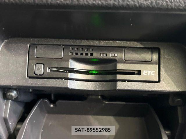 Toyota VOXY 2015-10 7331084-5