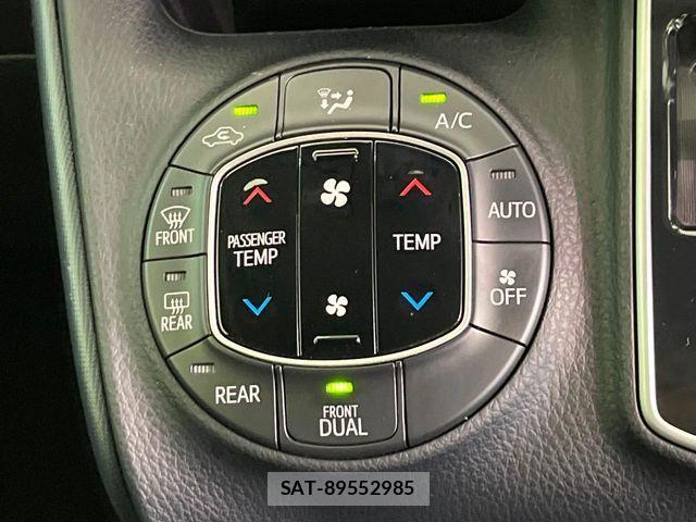 Toyota VOXY 2015-10 7331084-6
