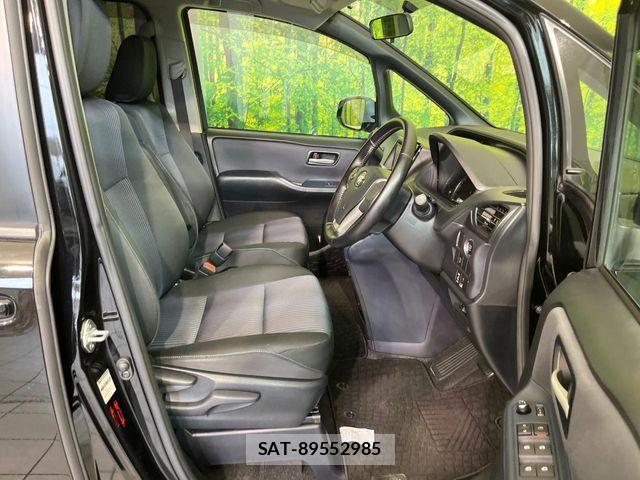 Toyota VOXY 2015-10 7331084-7