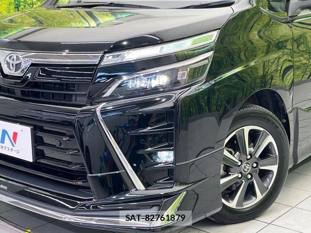 Toyota VOXY 2021-09 7331041-11