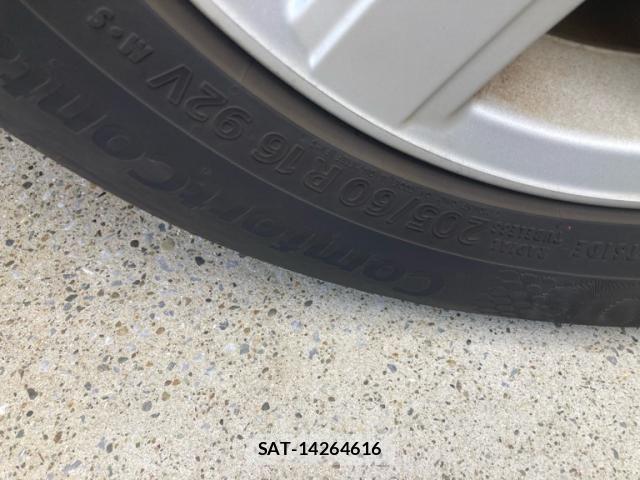 Toyota VOXY 2008-02 7331123-11