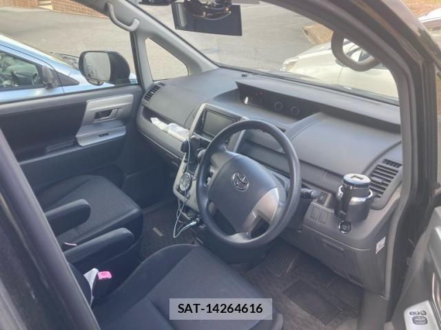 Toyota VOXY 2008-02 7331123-13