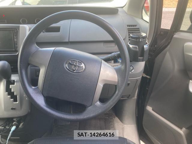 Toyota VOXY 2008-02 7331123-17