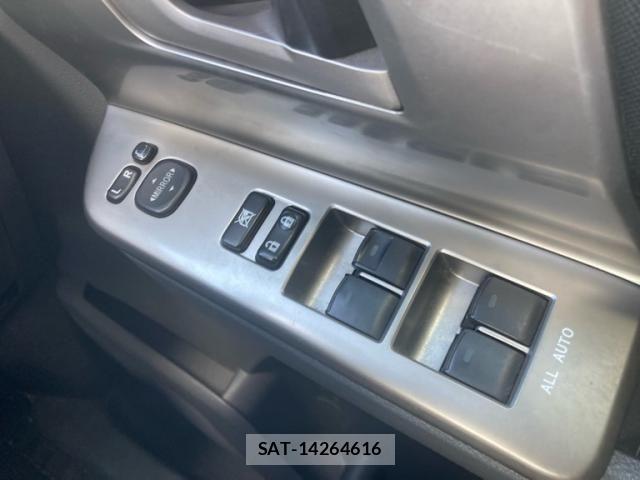 Toyota VOXY 2008-02 7331123-25