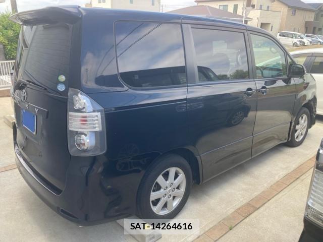 Toyota VOXY 2008-02 7331123-4