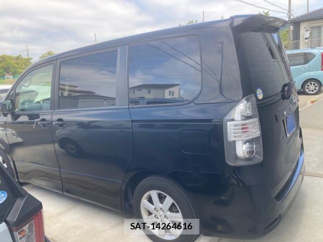 Toyota VOXY 2008-02 7331123-5