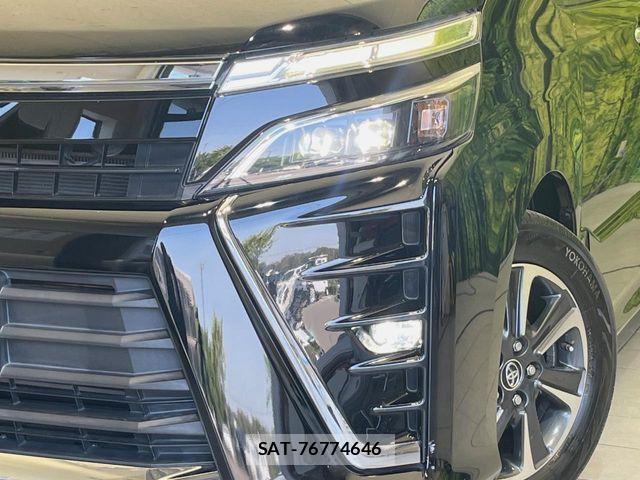 Toyota VOXY 2018-05 7331057-12