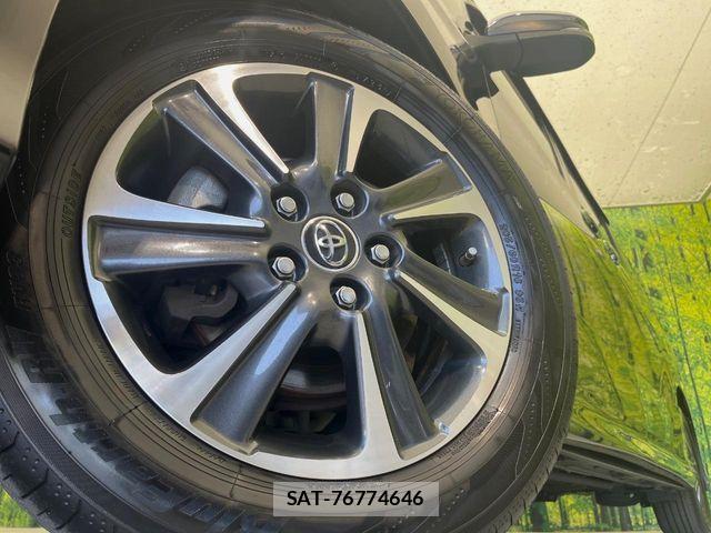 Toyota VOXY 2018-05 7331057-13