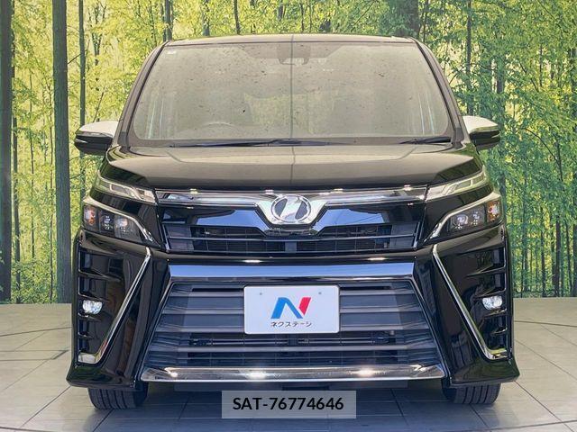 Toyota VOXY 2018-05 7331057-14
