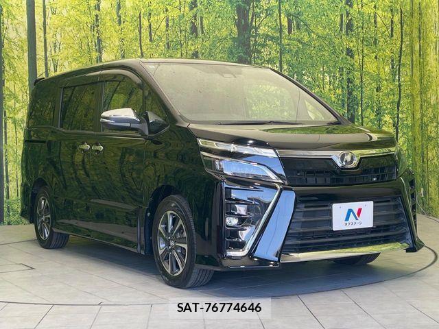 Toyota VOXY 2018-05 7331057-16
