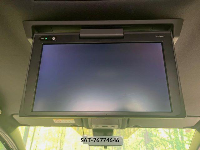 Toyota VOXY 2018-05 7331057-2