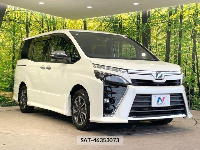 Toyota VOXY 2018-06 7331051-16