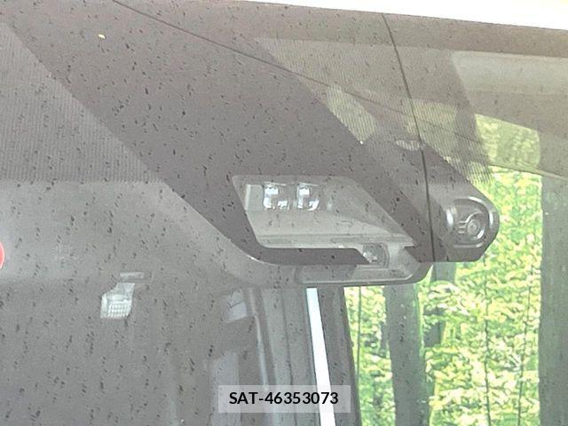 Toyota VOXY 2018-06 7331051-2