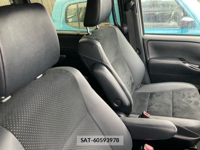 Toyota VOXY 2021-08 7331039-10