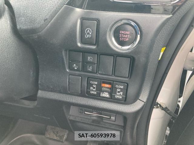 Toyota VOXY 2021-08 7331039-15
