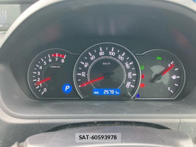 Toyota VOXY 2021-08 7331039-19