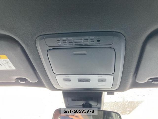 Toyota VOXY 2021-08 7331039-23