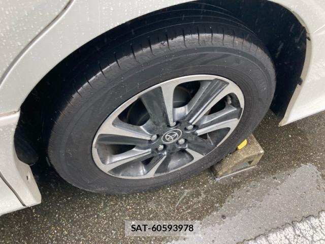 Toyota VOXY 2021-08 7331039-4