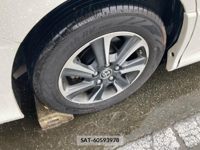 Toyota VOXY 2021-08 7331039-5