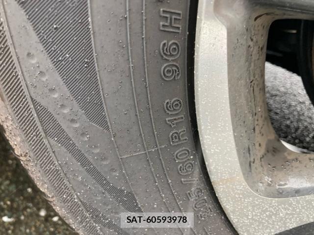 Toyota VOXY 2021-08 7331039-7