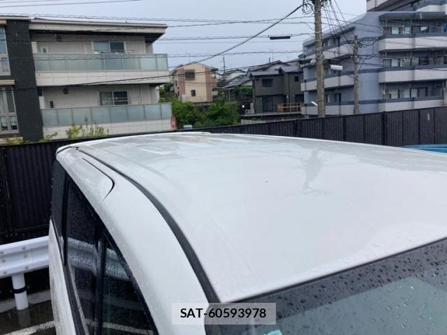 Toyota VOXY 2021-08 7331039-8