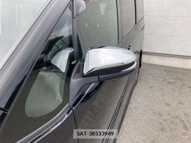 Toyota VOXY 2021-08 7331033-12