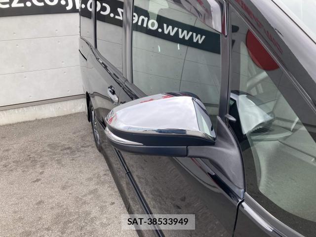 Toyota VOXY 2021-08 7331033-14