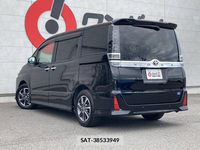 Toyota VOXY 2021-08 7331033-15