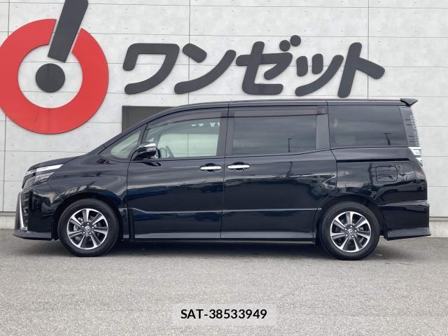 Toyota VOXY 2021-08 7331033-19