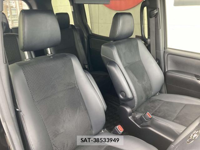 Toyota VOXY 2021-08 7331033-22