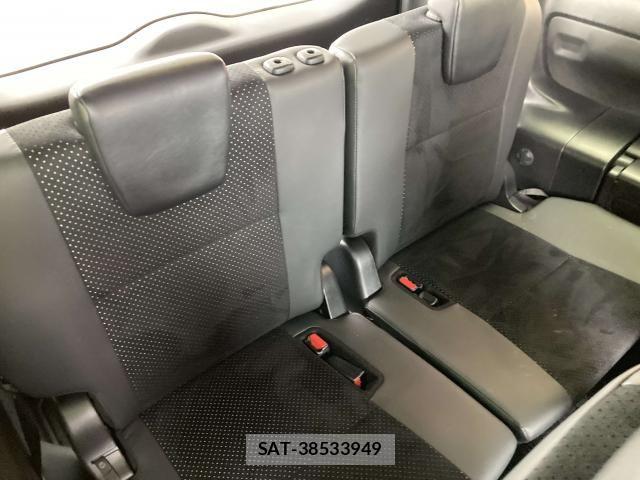 Toyota VOXY 2021-08 7331033-24