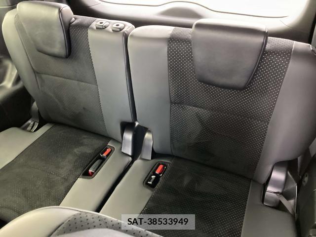 Toyota VOXY 2021-08 7331033-28
