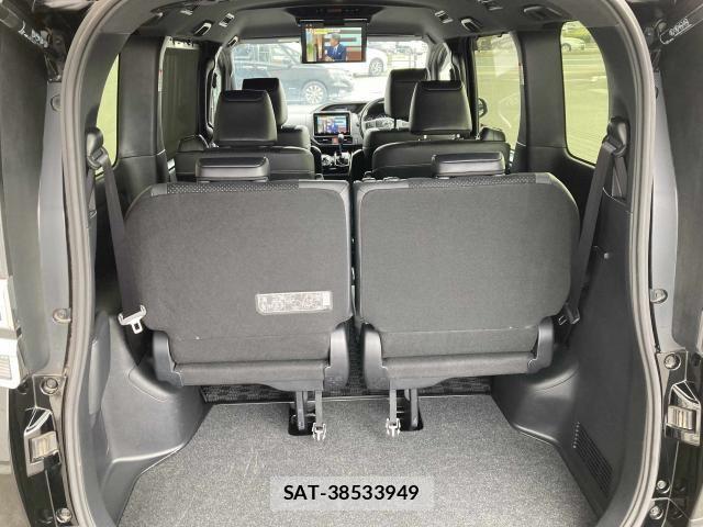 Toyota VOXY 2021-08 7331033-29