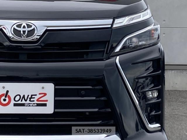 Toyota VOXY 2021-08 7331033-7