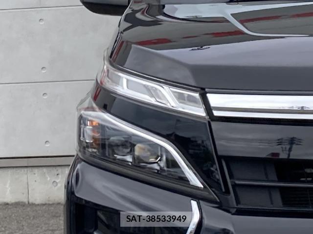 Toyota VOXY 2021-08 7331033-8