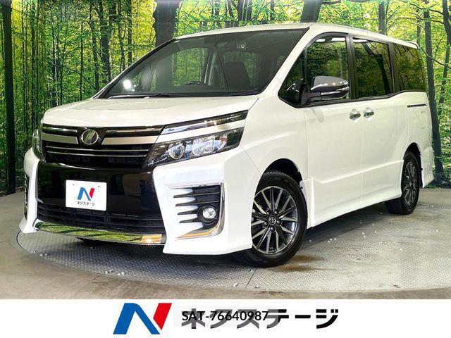 Toyota VOXY 2017-03 7331061-0