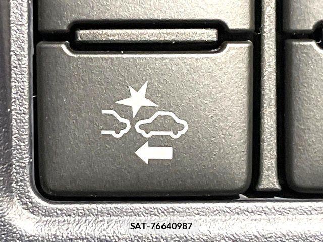 Toyota VOXY 2017-03 7331061-5