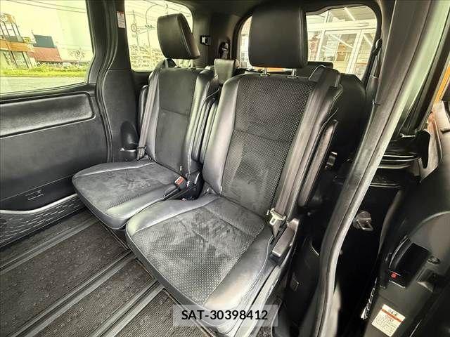 Toyota VOXY 2021-02 7331035-18