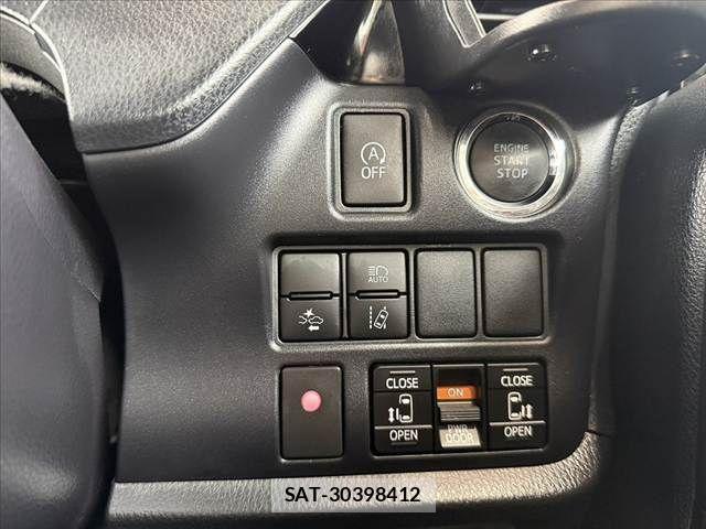 Toyota VOXY 2021-02 7331035-22