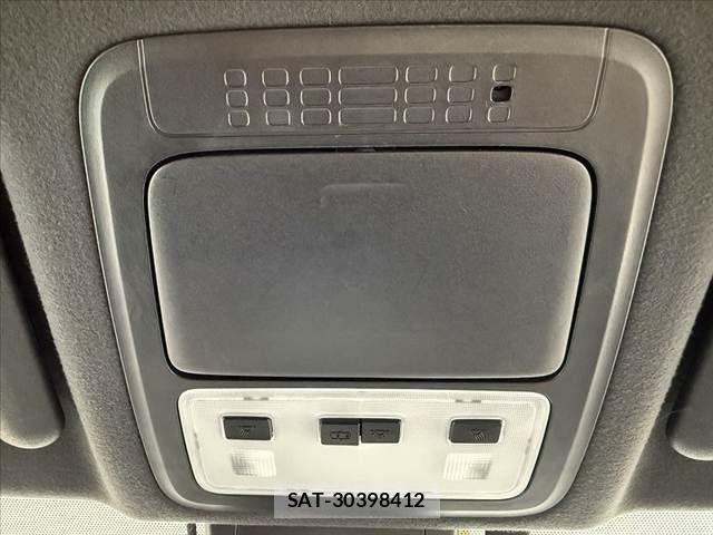 Toyota VOXY 2021-02 7331035-23