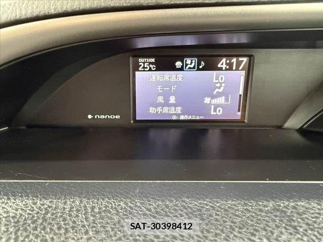 Toyota VOXY 2021-02 7331035-25