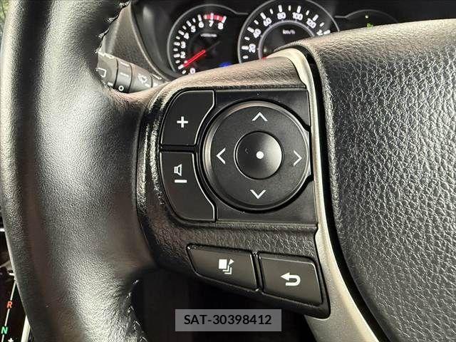 Toyota VOXY 2021-02 7331035-29
