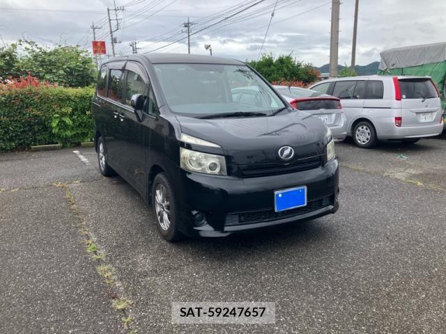 Toyota VOXY 2007-11 7331121-0